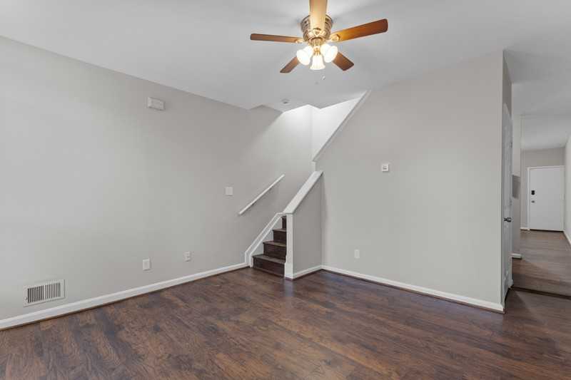 209 N Patterson Park Ave - Photo 2 of 22