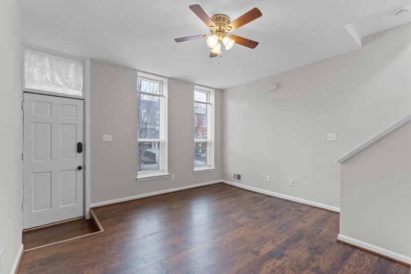 209 N Patterson Park Ave - Photo 3 of 22