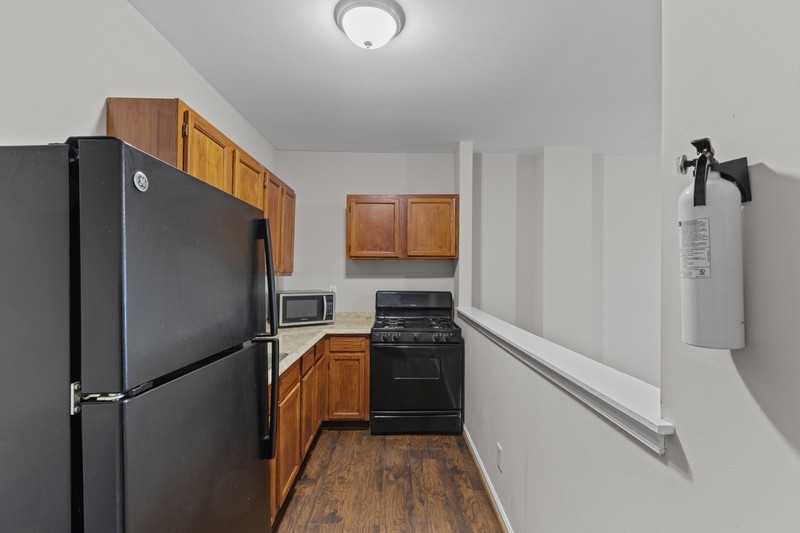 209 N Patterson Park Ave - Photo 5 of 22