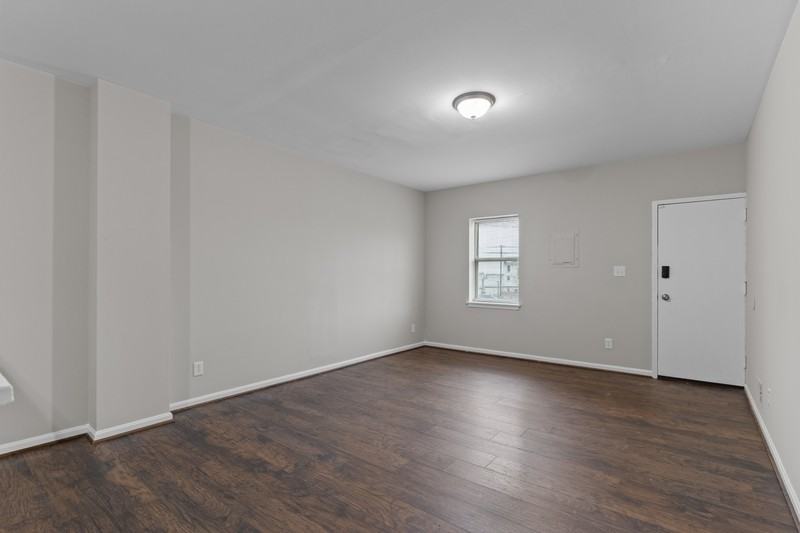 209 N Patterson Park Ave - Photo 7 of 22