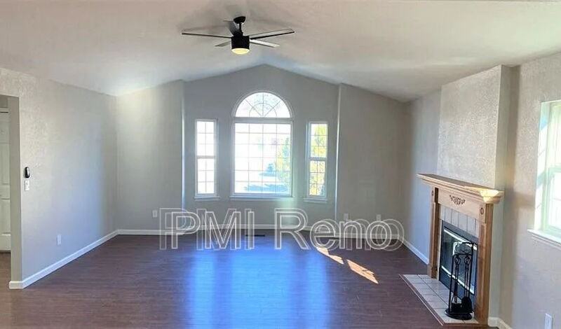 1153 Genoa Ln - Photo 3 of 40