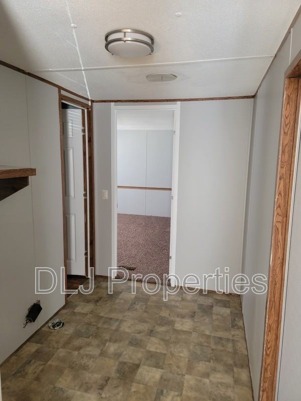 922 Palmer Ct - Photo 5 of 10