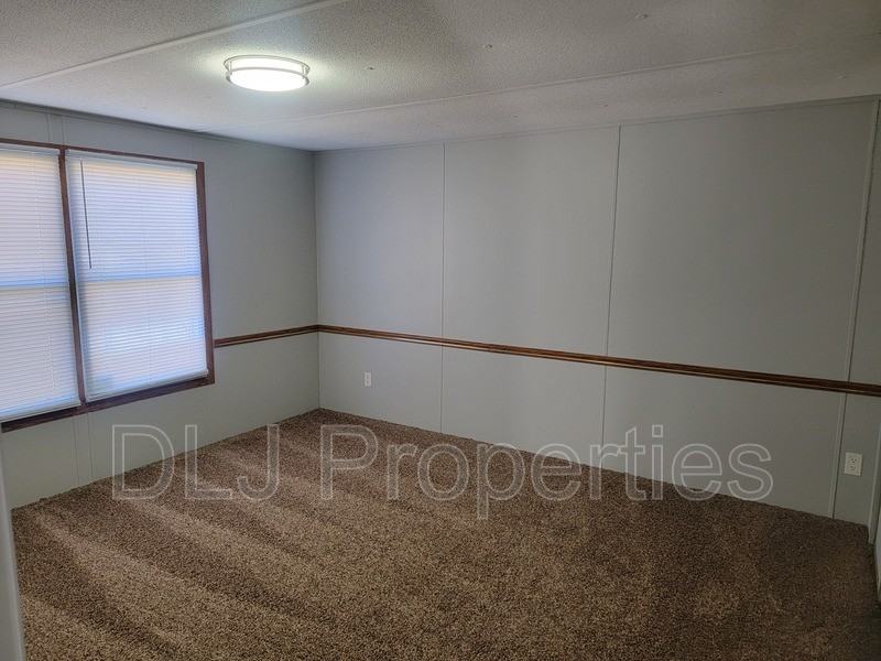 922 Palmer Ct - Photo 6 of 10