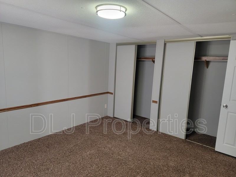 922 Palmer Ct - Photo 7 of 10