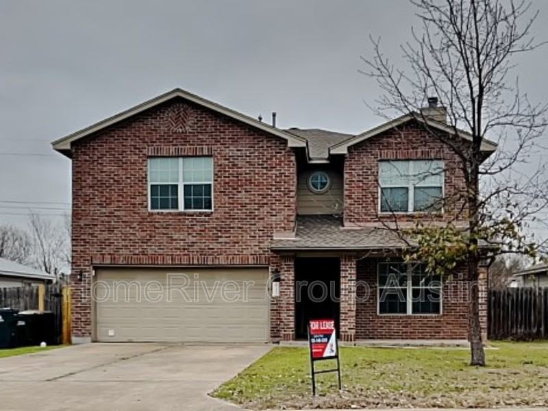 1481 Newbury St - Photo 2 of 31