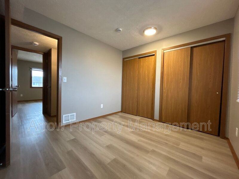 2481 E Pkwy #6 - Photo 5 of 8