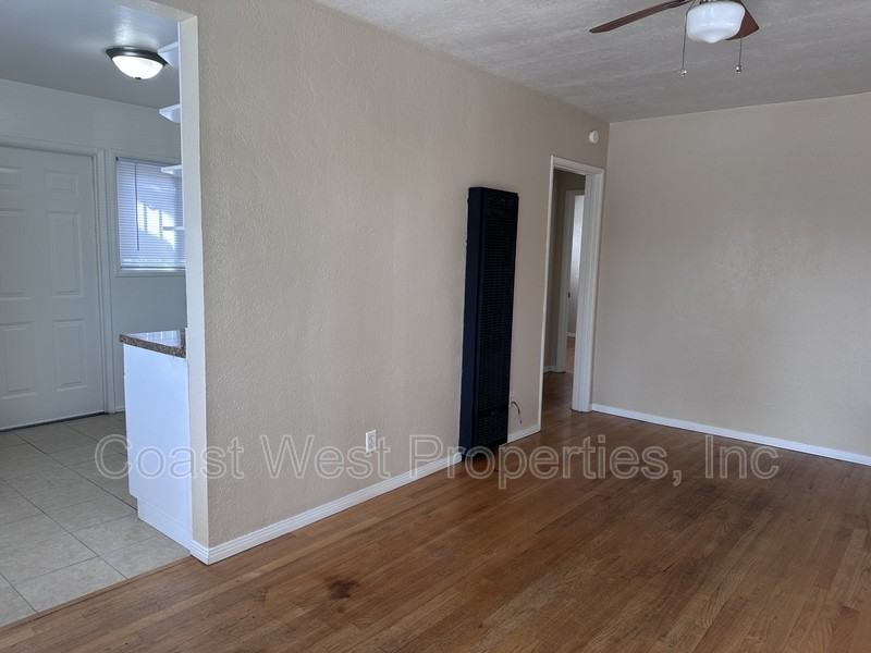 1570 Reed Ave - Photo 3 of 18