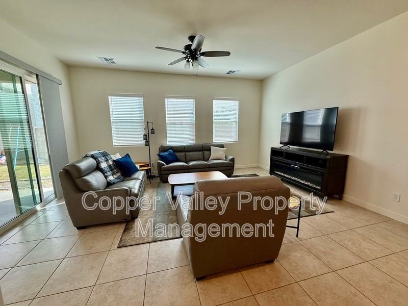 15971 N 74th Ln - Photo 3 of 13