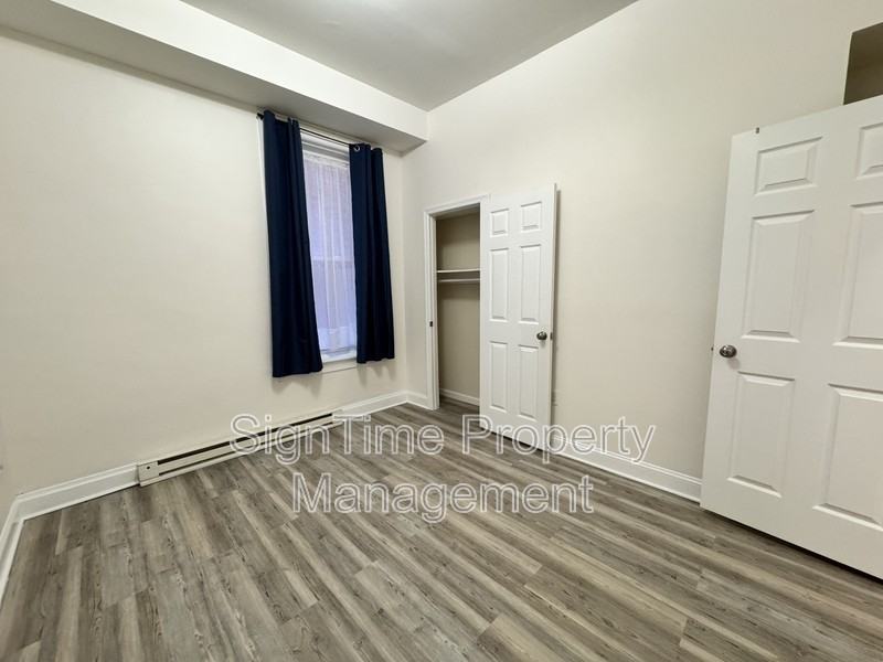 103 E Washington St #1E - Photo 5 of 14