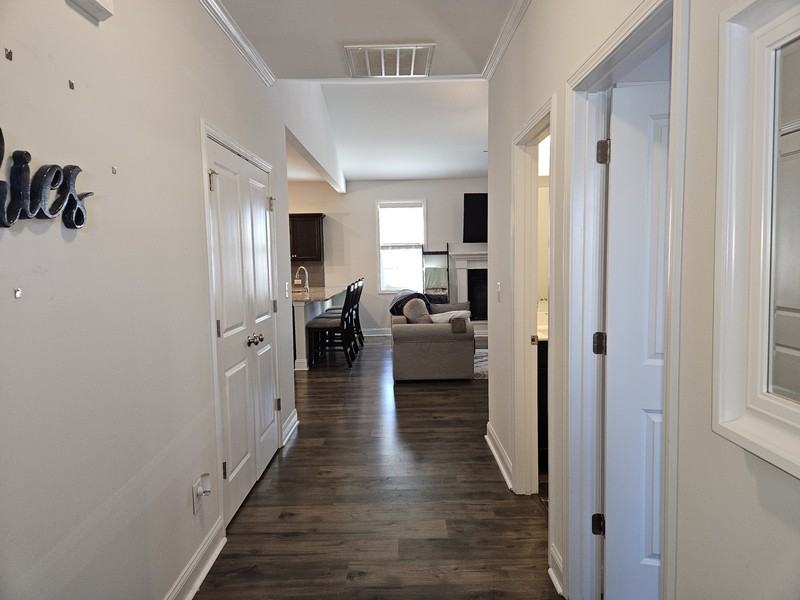 1604 Stackhouse Dr - Photo 3 of 27