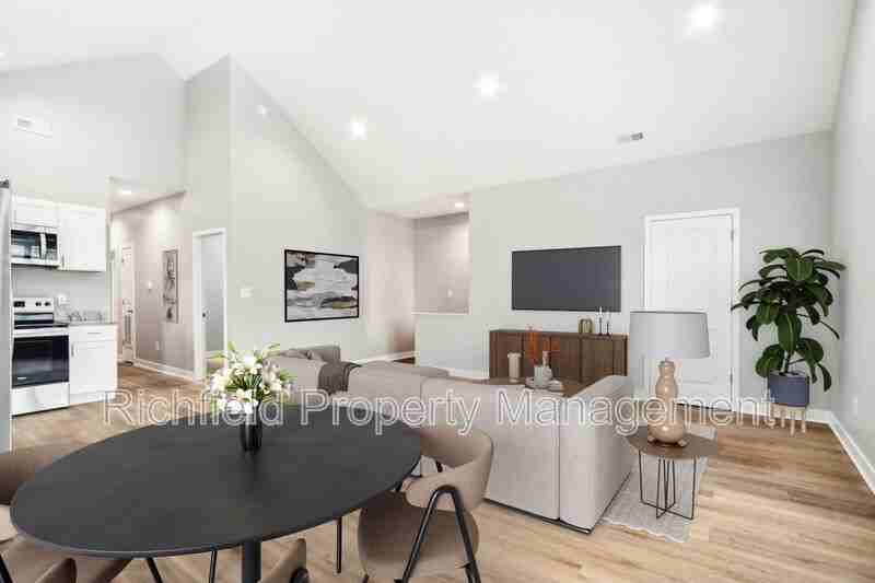 2034 - Photo 2 of 38