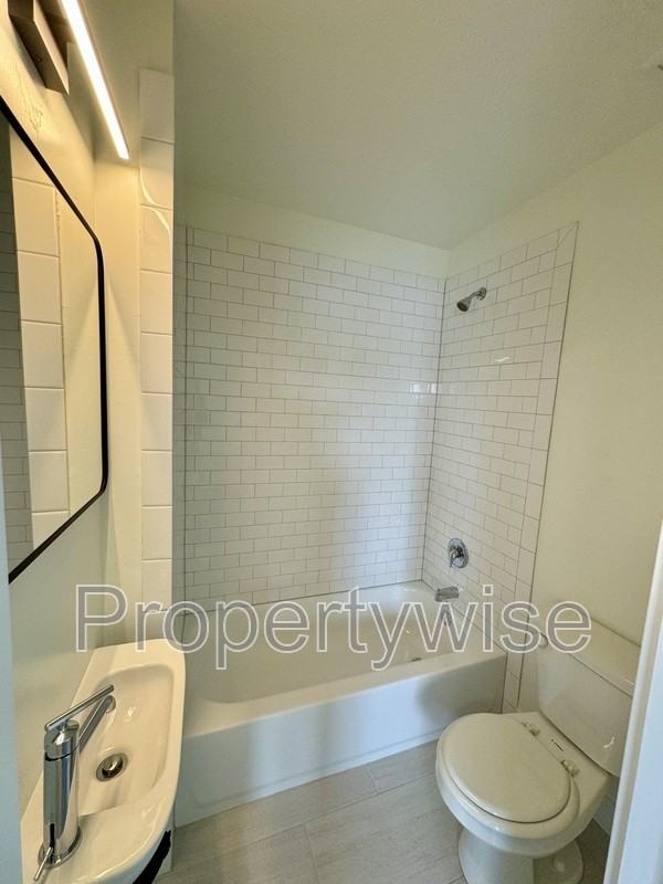 412 20th St #2 - Photo 5 of 8