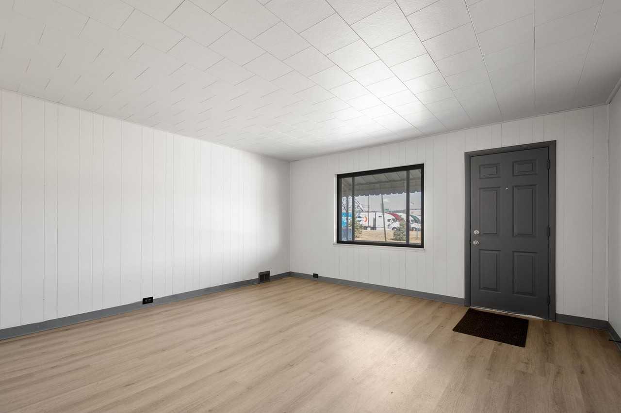 707 Harriet St - Photo 2 of 27