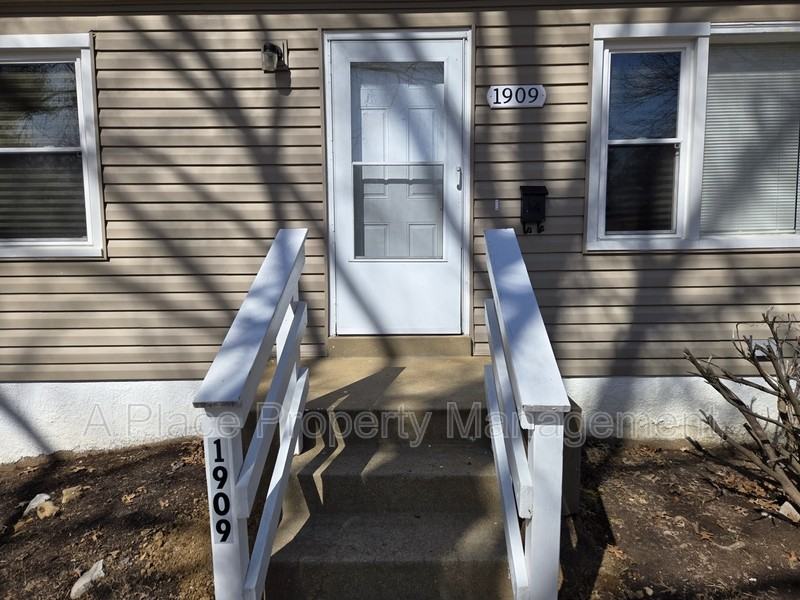 1909 Farrell Dr - Photo 2 of 12