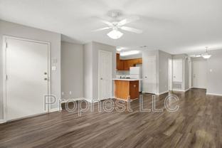 798 Barrington Woods Cv #B - Photo 1 of 1