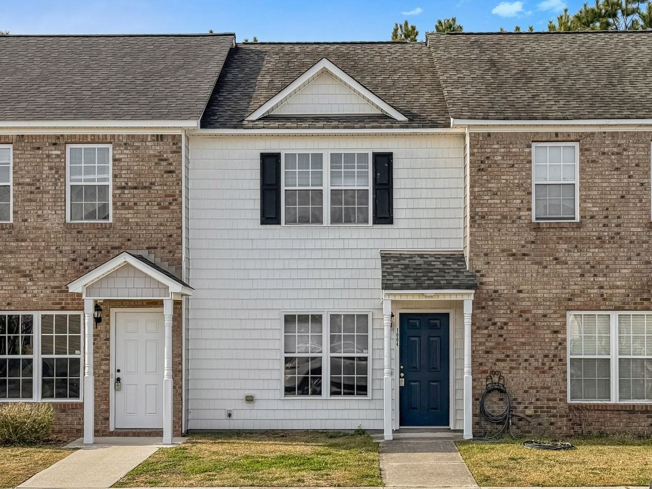 1004 Springwood Dr - Photo 2 of 27