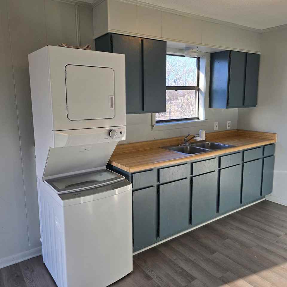 1265 Arch St - Photo 3 of 11