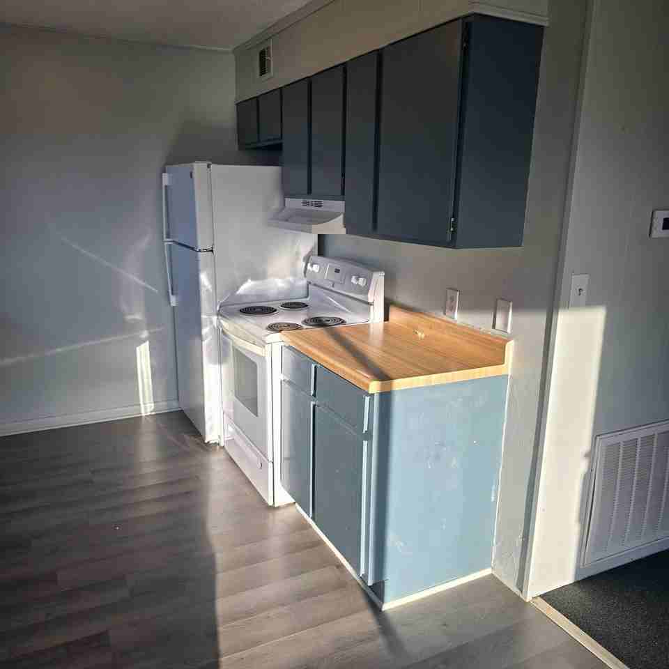 1265 Arch St - Photo 4 of 13