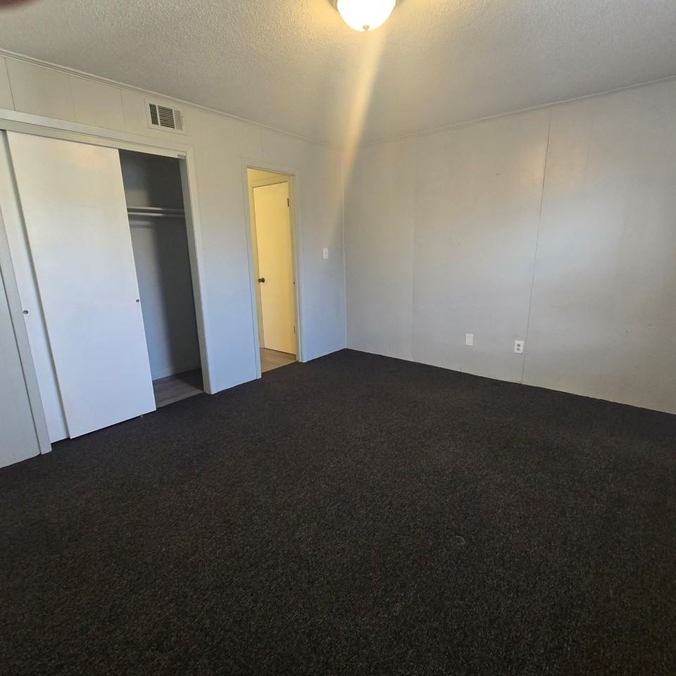 1265 Arch St - Photo 7 of 13