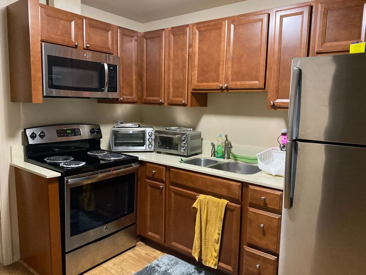 Royal Manor Apartments - Photo 5 of 24