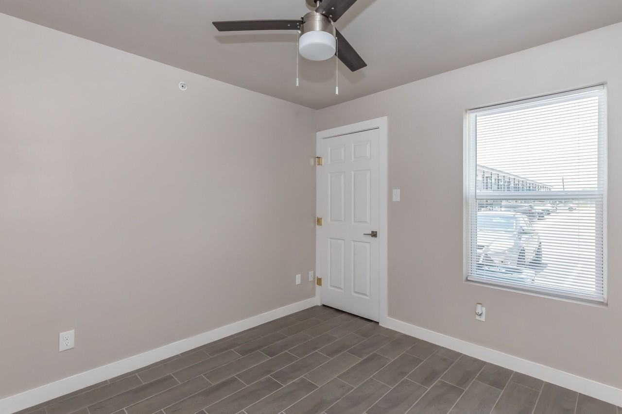 Lucksinger - Photo 3 of 24