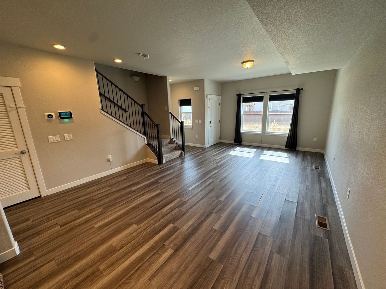 9731 Ambling Hts - Photo 3 of 17