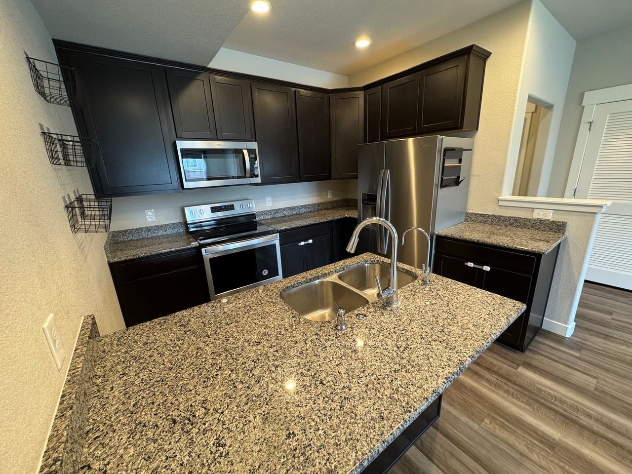 9731 Ambling Hts - Photo 5 of 17