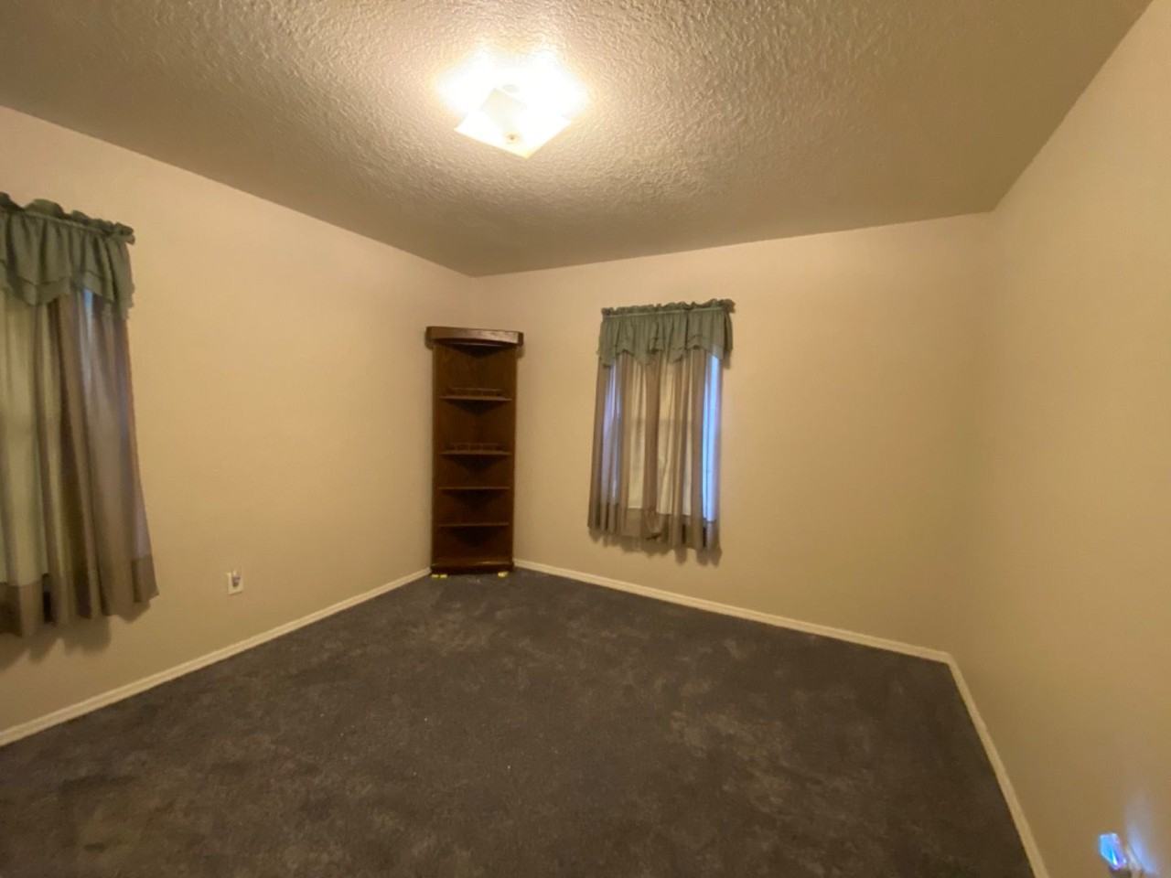 1114 Nw White Springs Ave - Photo 2 of 16