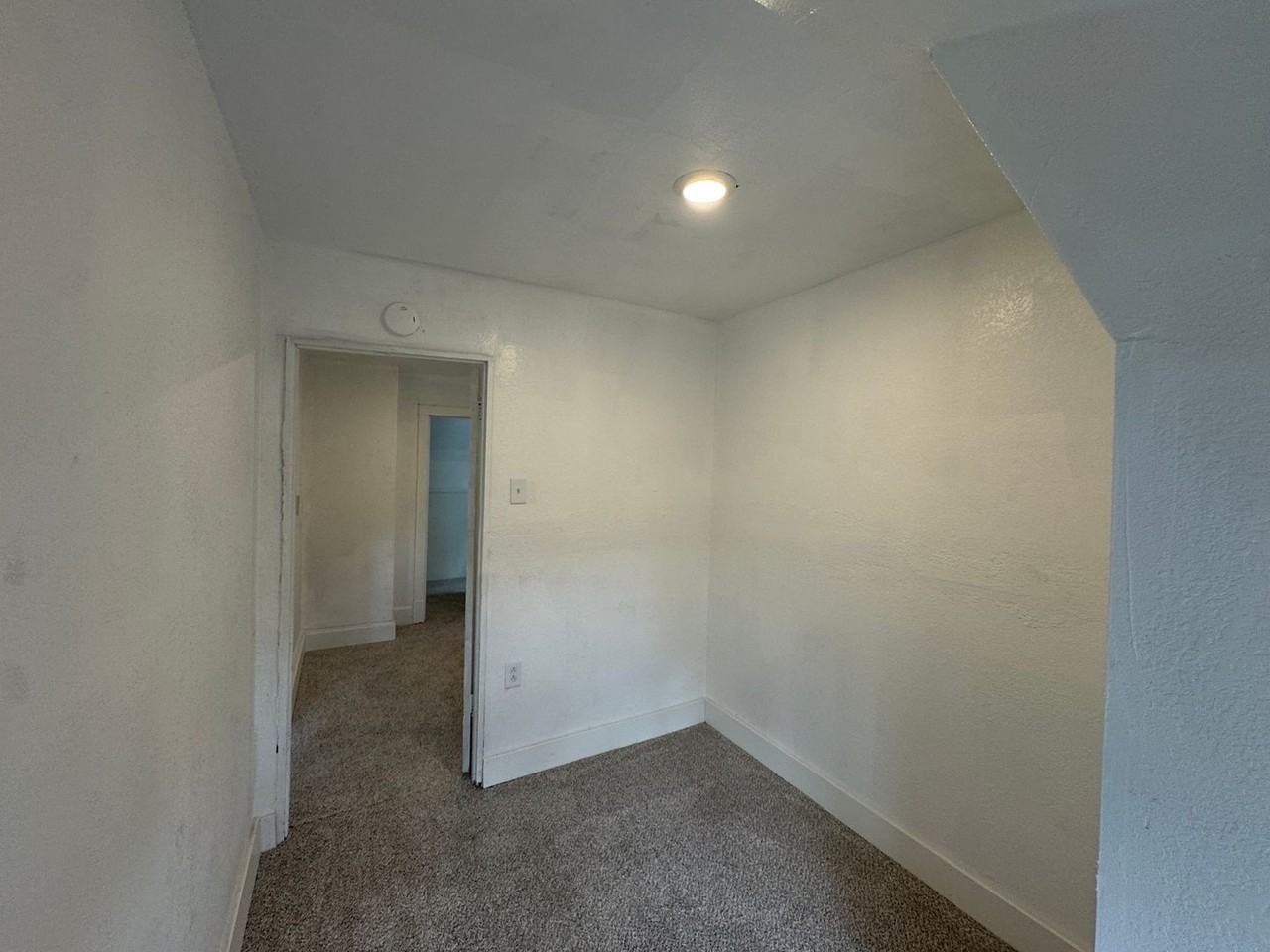 211 Reifert St - Photo 5 of 19