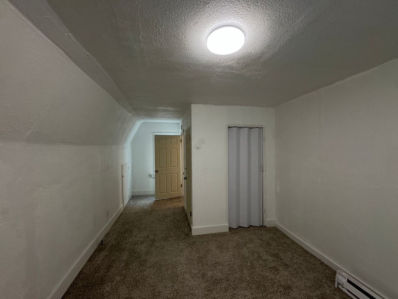 211 Reifert St - Photo 7 of 19