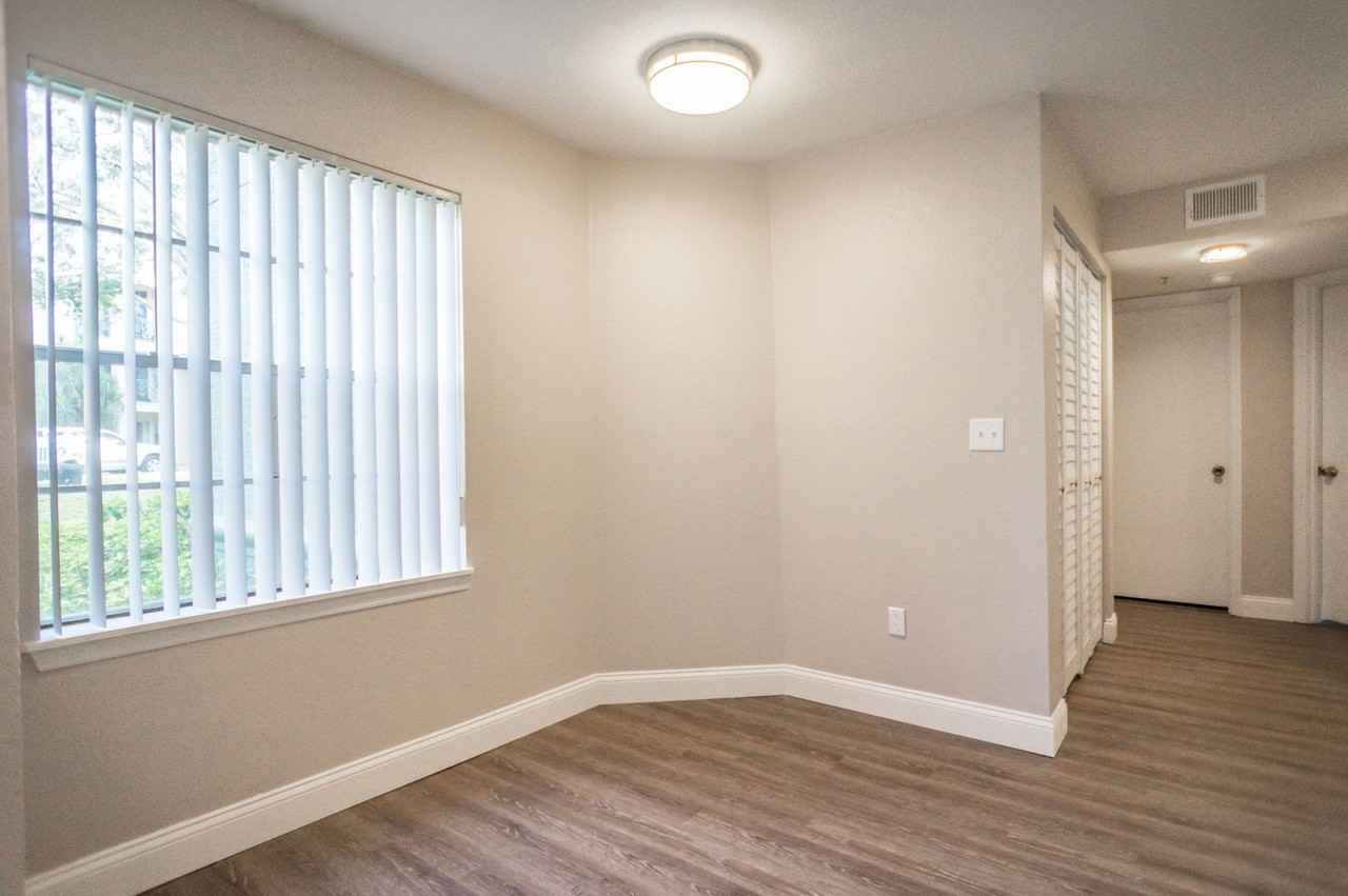 7280 Westpointe Blvd - Photo 7 of 16