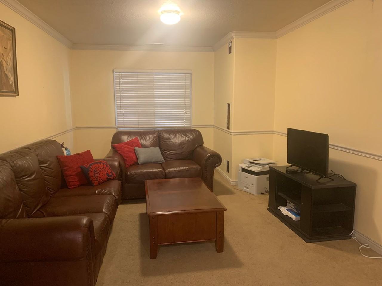 595 N University Ave #221 - Photo 2 of 9