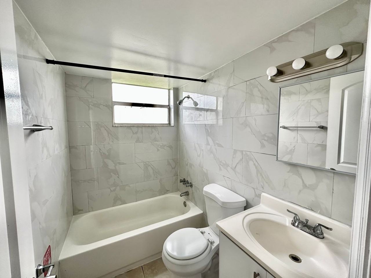 11605 Canal Dr - Photo 5 of 12