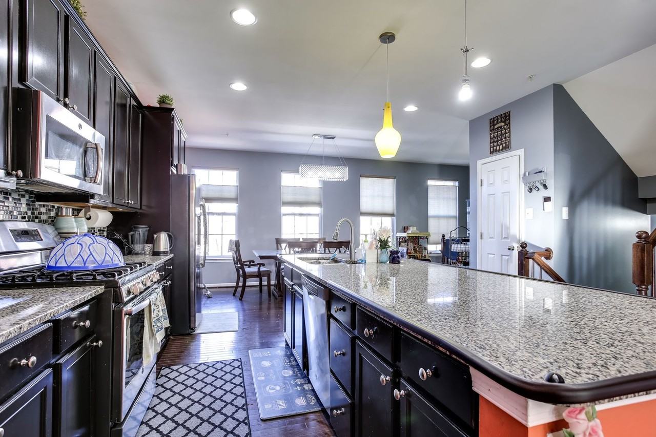 6802 Flour Mill Ct - Photo 3 of 8