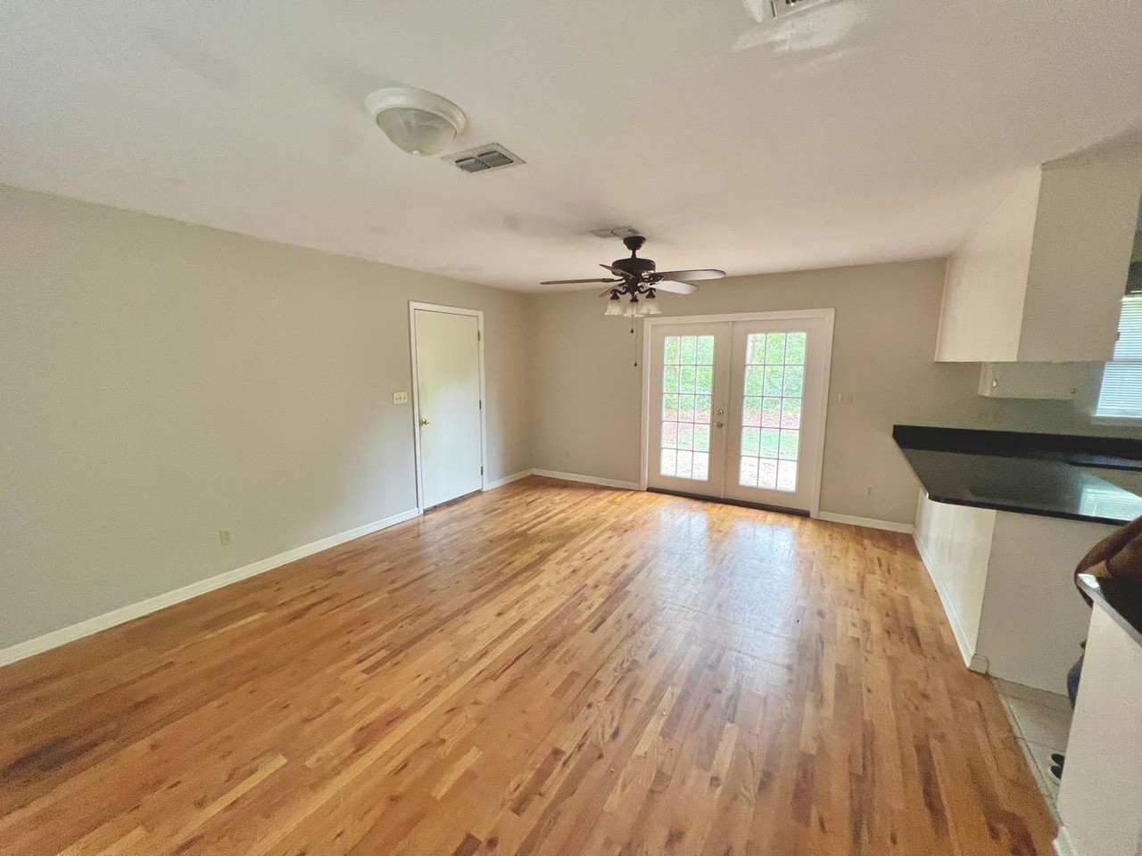 3158 Corrib Dr - Photo 5 of 9
