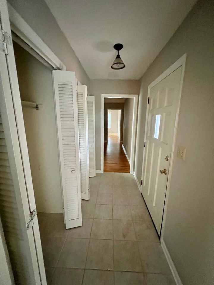 3158 Corrib Dr - Photo 6 of 9