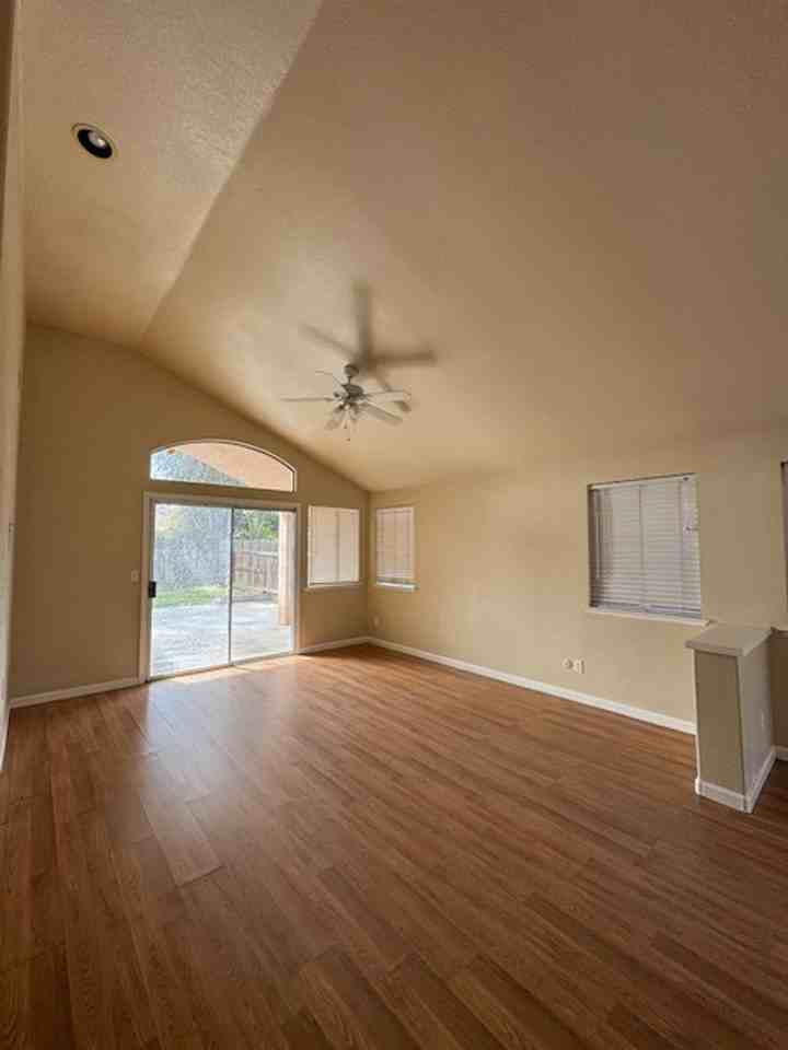 5707 W Sample Ave - Photo 4 of 15