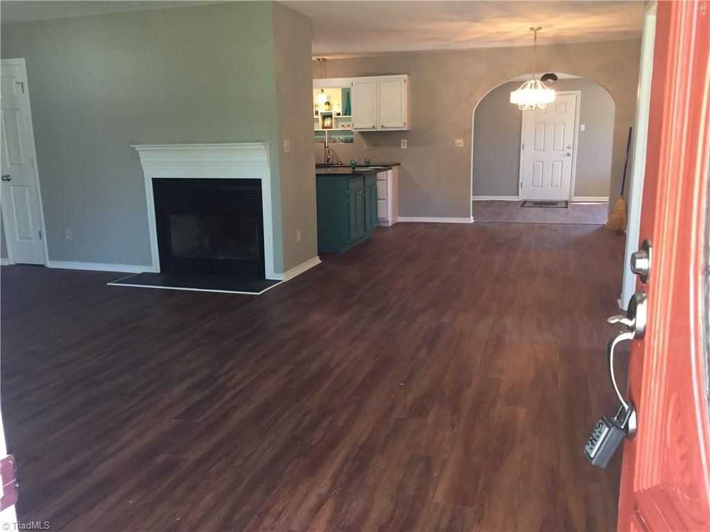 4115 Eisenhower Rd - Photo 3 of 12
