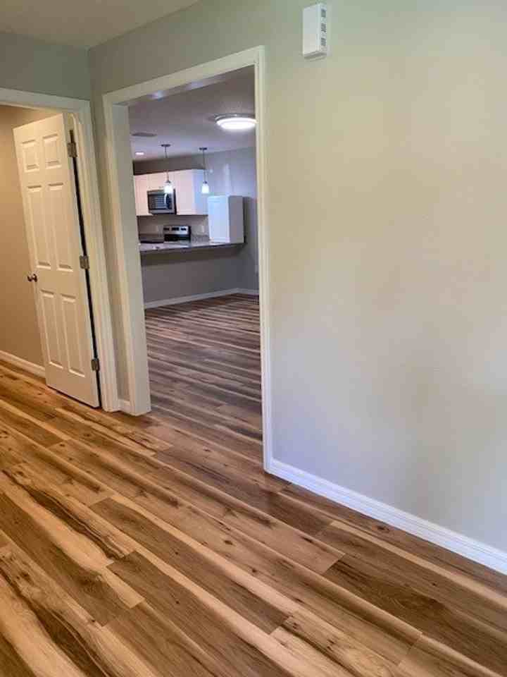 346 E Wisconsin Ave - Photo 5 of 16