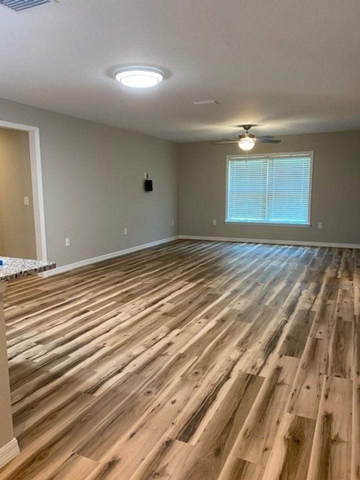 346 E Wisconsin Ave - Photo 7 of 16