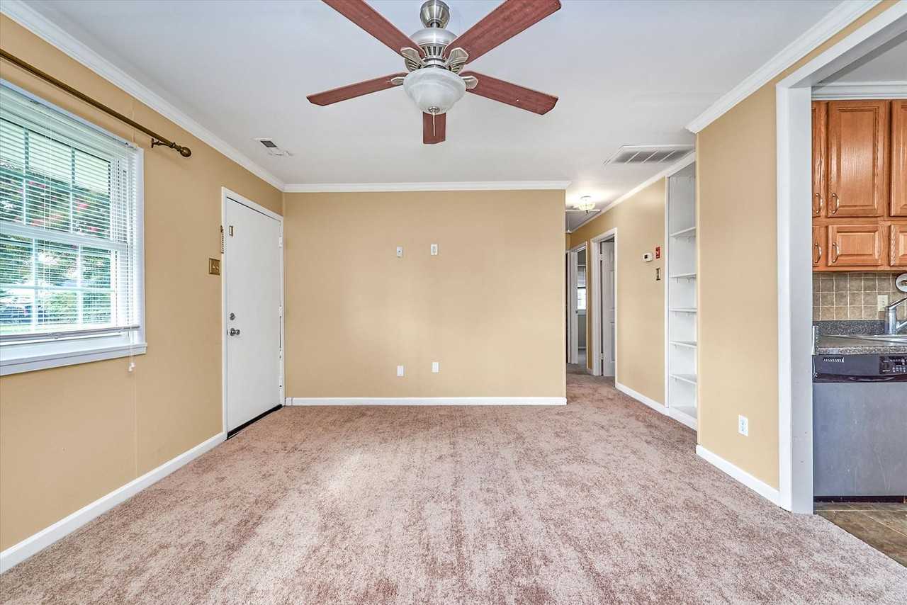 2015 Kensington Dr - Photo 3 of 15