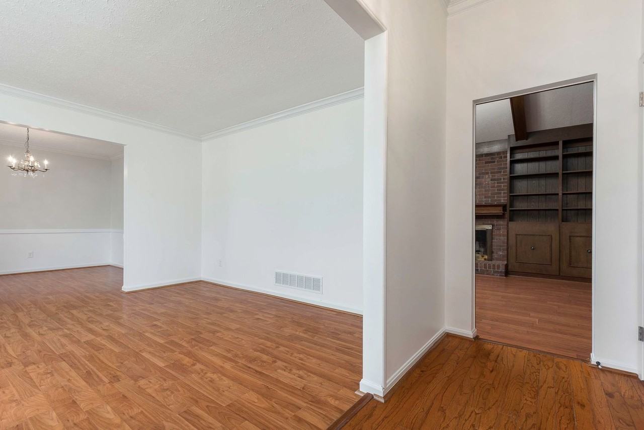 1209 Meadowridge Trl - Photo 2 of 46