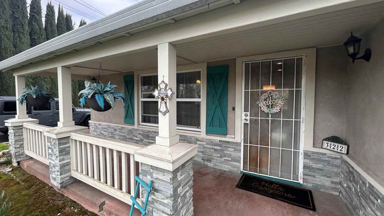 322 E Roseburg Ave - Photo 3 of 19