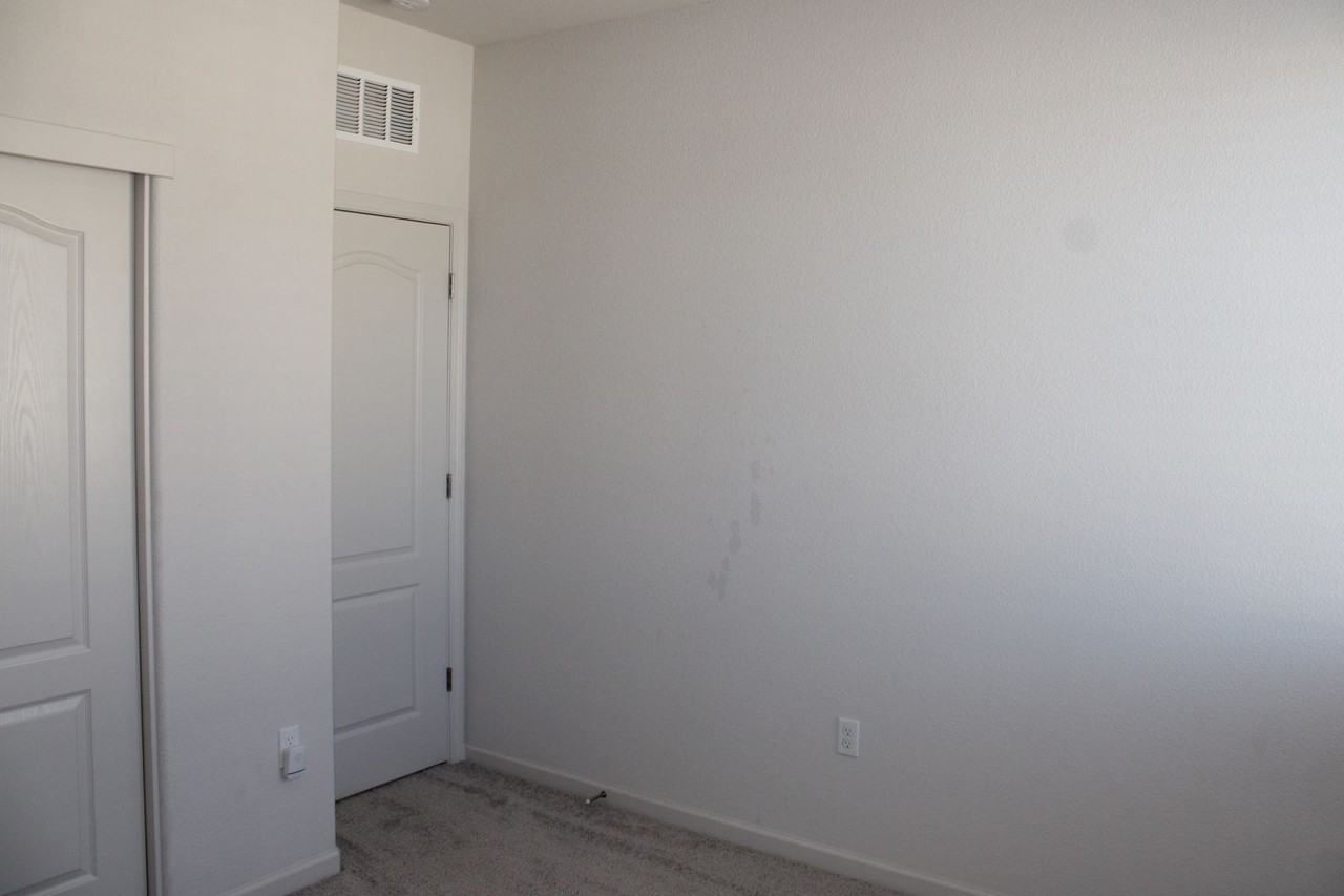 1210 Watson St - Photo 3 of 22