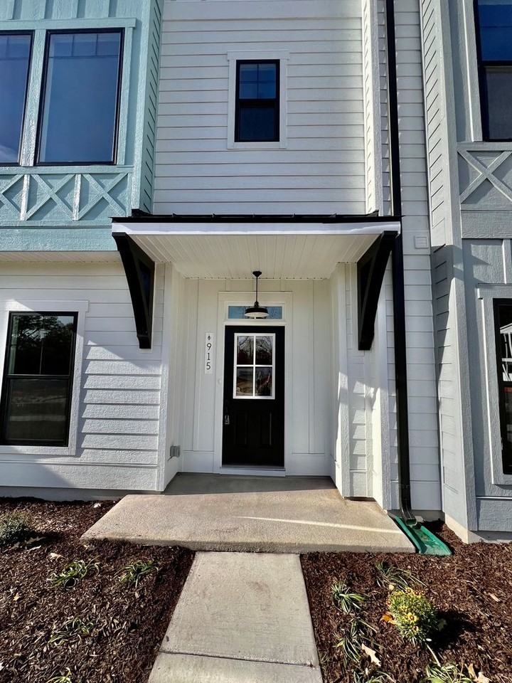 915 Douglas Eley Ln - Photo 2 of 30