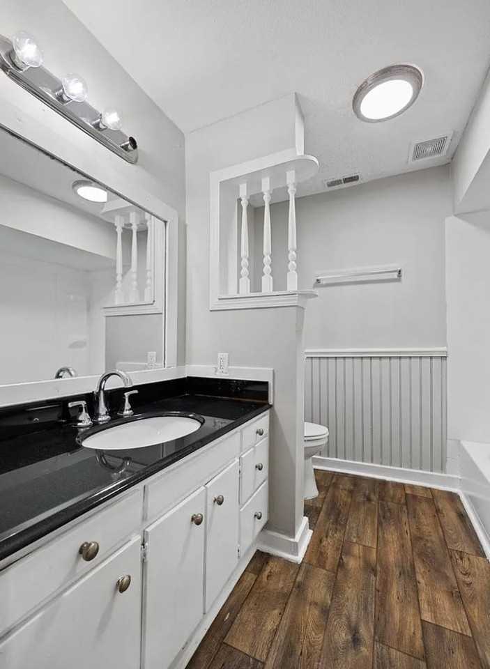 522 N 29th St - Photo 2 of 8