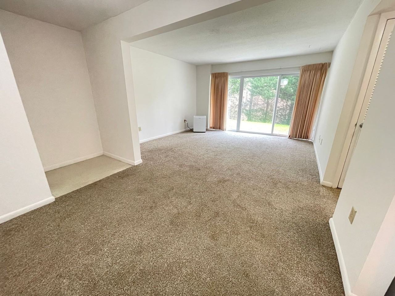 2 Holland Dr - Photo 3 of 28