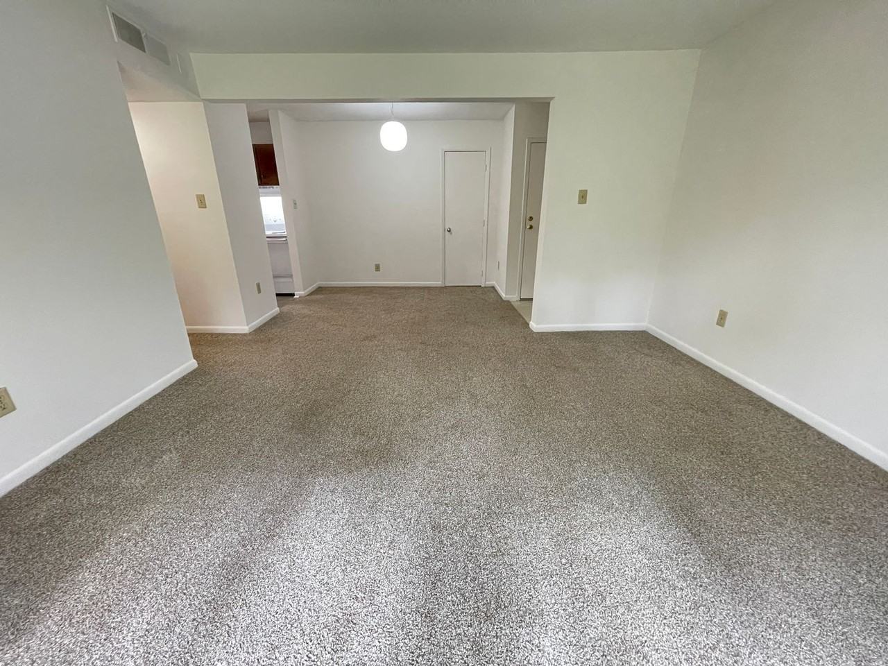 2 Holland Dr - Photo 6 of 28
