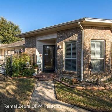 2214 Mediterranean Ave - Photo 2 of 11