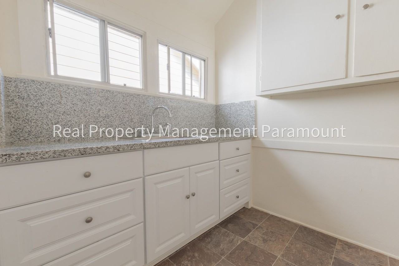 333 W 57th St - Photo 6 of 22